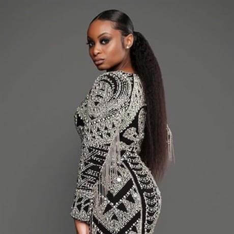 Ponytail with middle part style